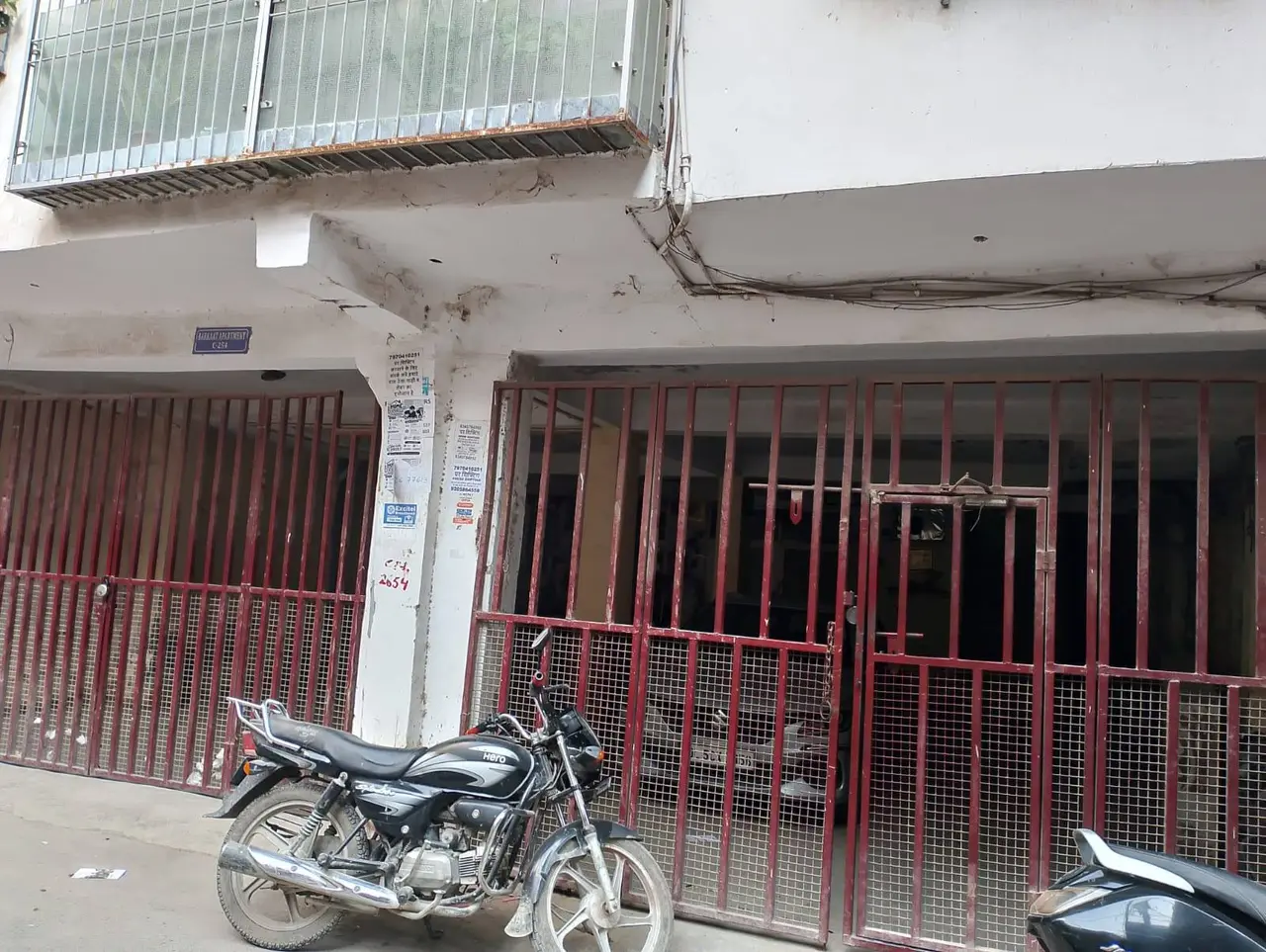 3BHK 100 SQRYRDS 4TH FLOOR WITH TERRACE