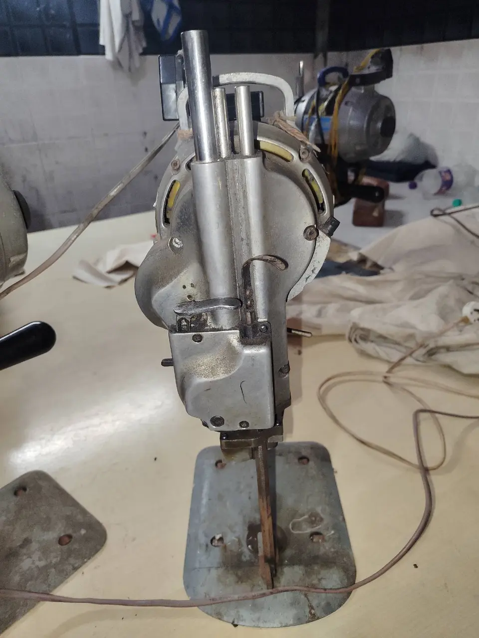 cutting machine jeans