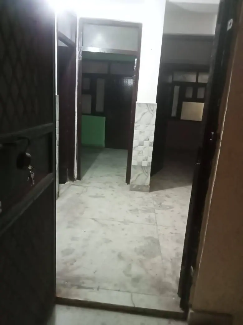 3BHK 1ST FLOOR BIKE PARKING BSES METER